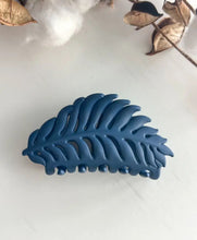 Oversize Matte Flower Hair Clip